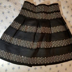 NWOT [SheIn] black and gold skirt
